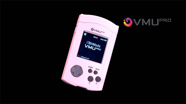世嘉Dreamcast迎来革命性升级！VMU Pro化身复古游戏掌机，2TB存储+跨平台模拟
